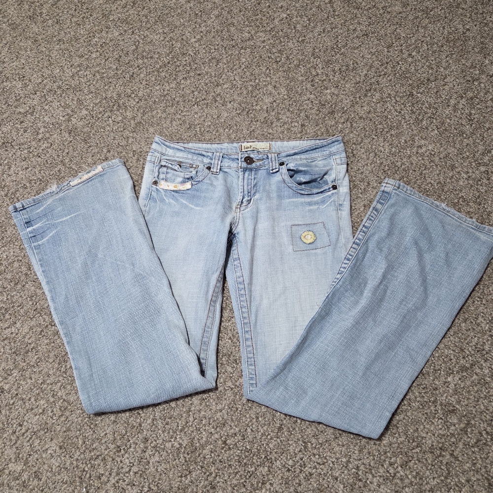 VTG LEI Women's y2k Low Rise Hip Hugger Yellow Flower‎ Stitch Flared Jeans 31x32 - Picture 9 of 16